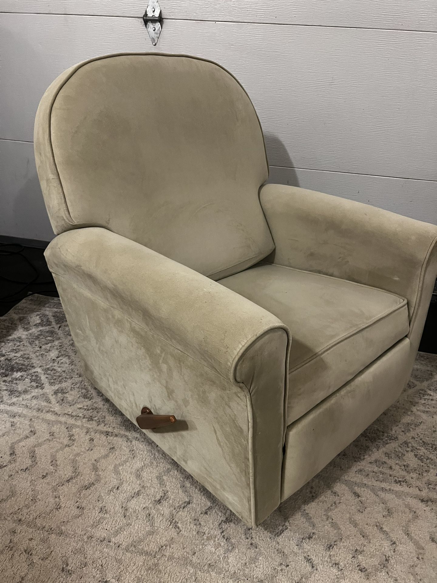 Recliner & Rocker Excellent condition