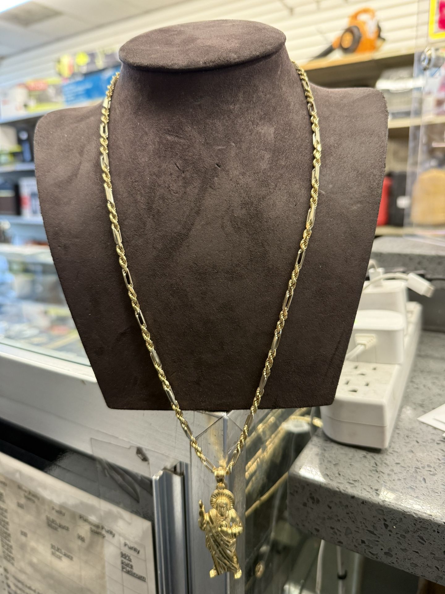 14KT Diamond Cut Rope Chain W/ Jesus Pendant 39359-1