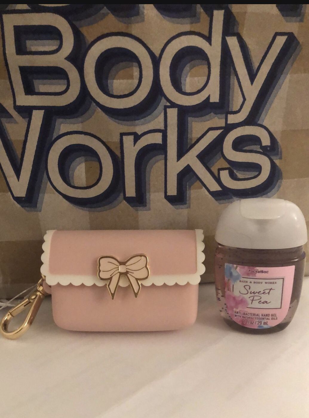Scallop Bow Snap Case Pocketbac Holder… Sweet Pea Hand Sanitizer