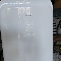 Insignia Portable Air Conditioner – Blows Ice Cold ❄️ Ready to Use