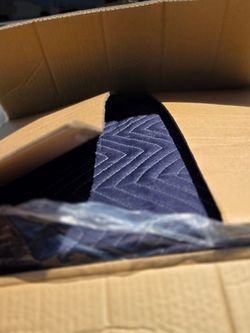 Blankets / moving blankets
