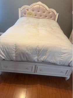 Bedroom set