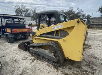 SKIDSTEER LOADER 2,000 - 2,400 LB ROPS