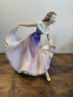 Royal Doulton Collectible Figure “Gypsy Dance” 1958