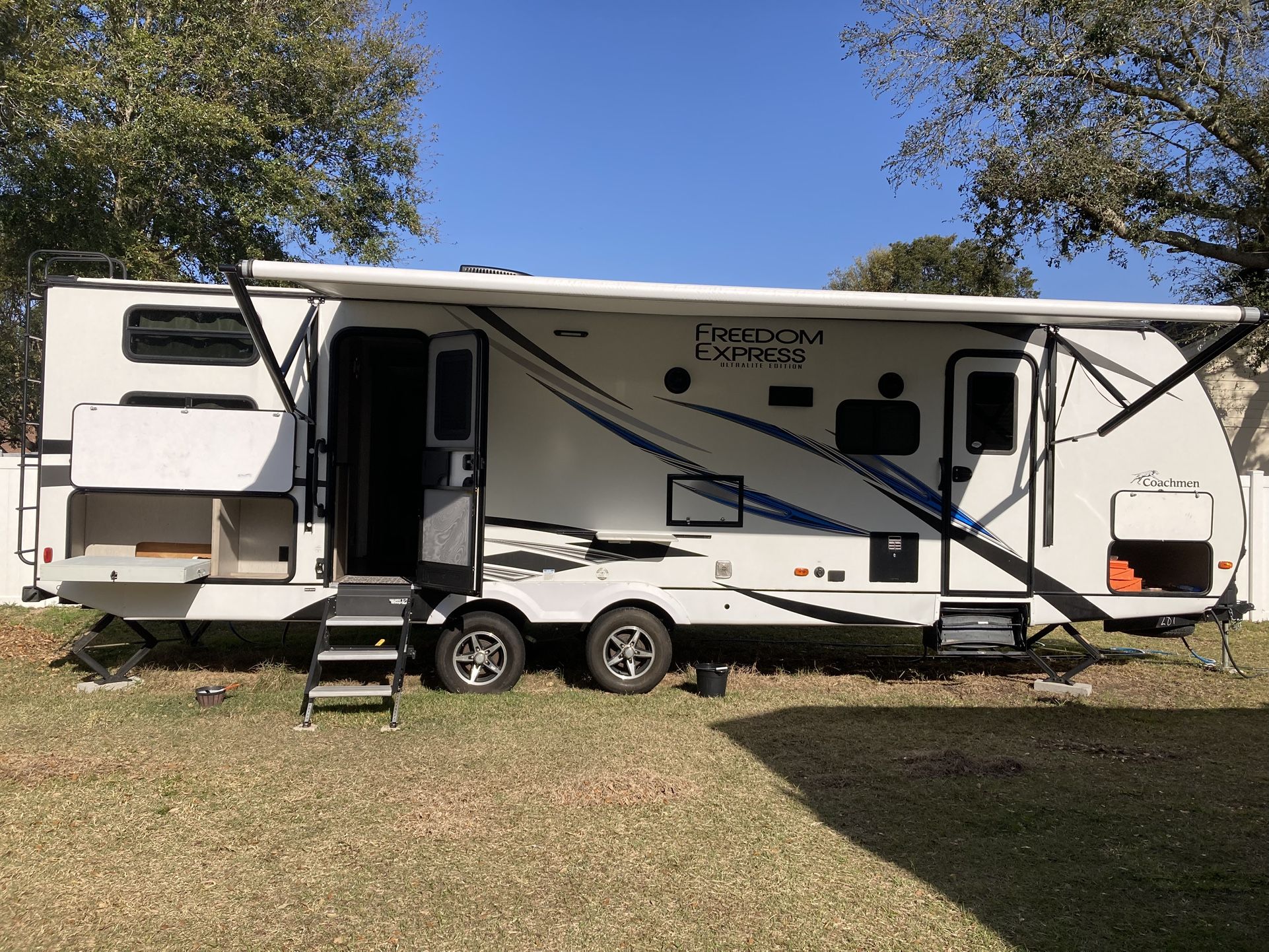 2021 Coachmen Ultra lite edition