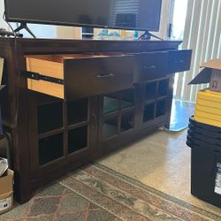 ENTERTAINMENT CENTER In DINUBA CA