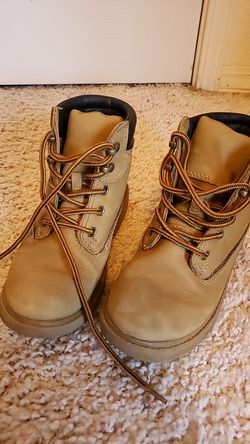 Boys boots size 13