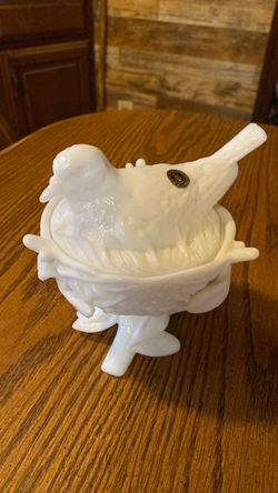 Vintage Westmoreland White Milk Glass "Robin in Nest" Pedestal Candy Dish - Original Foil Sticker