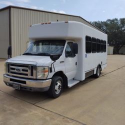 2011 Ford E-450