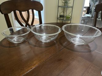 Pyrex Glass Bowl Set