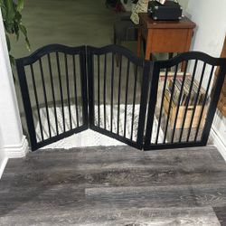 Wooden pet gate 