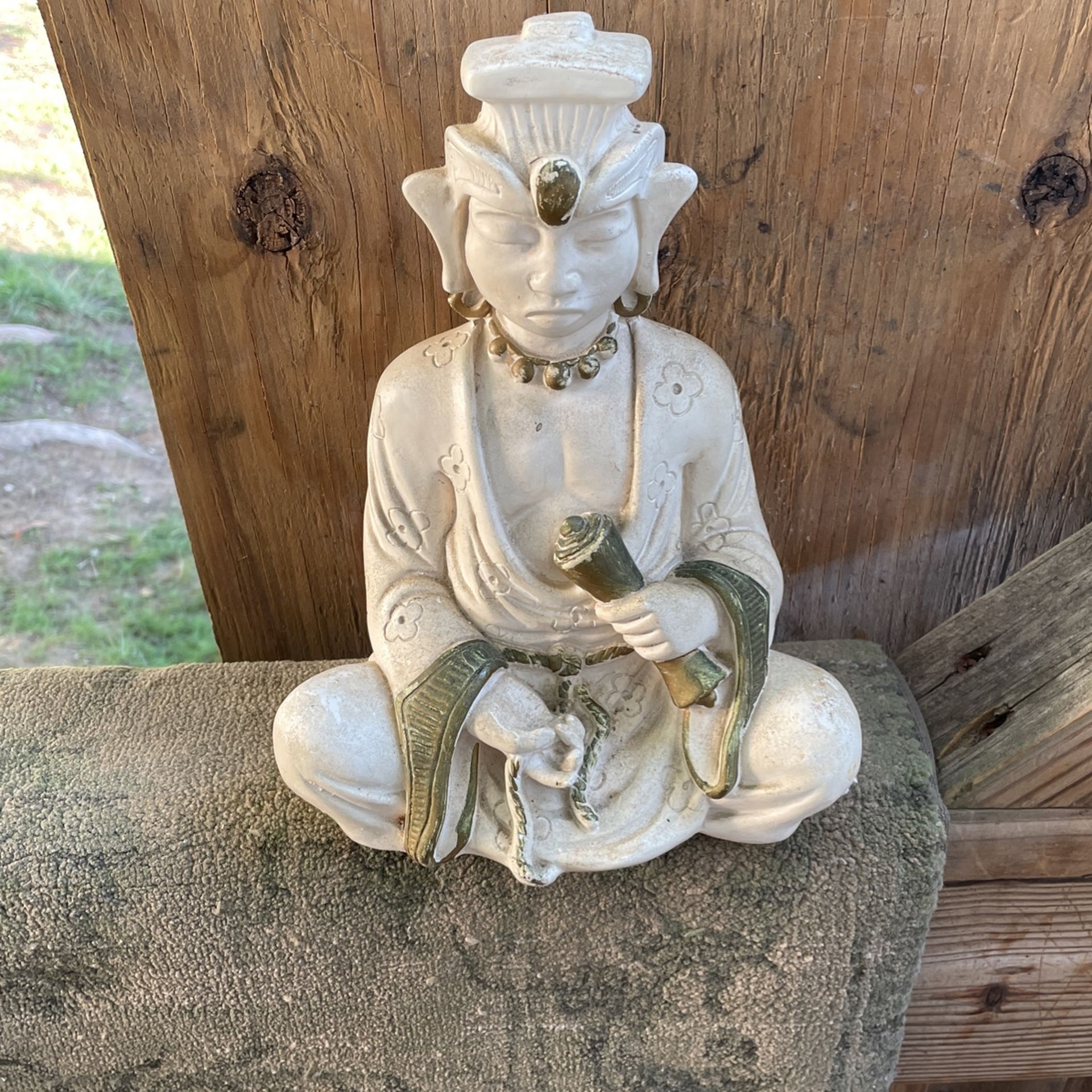 Buddha statue 10”
