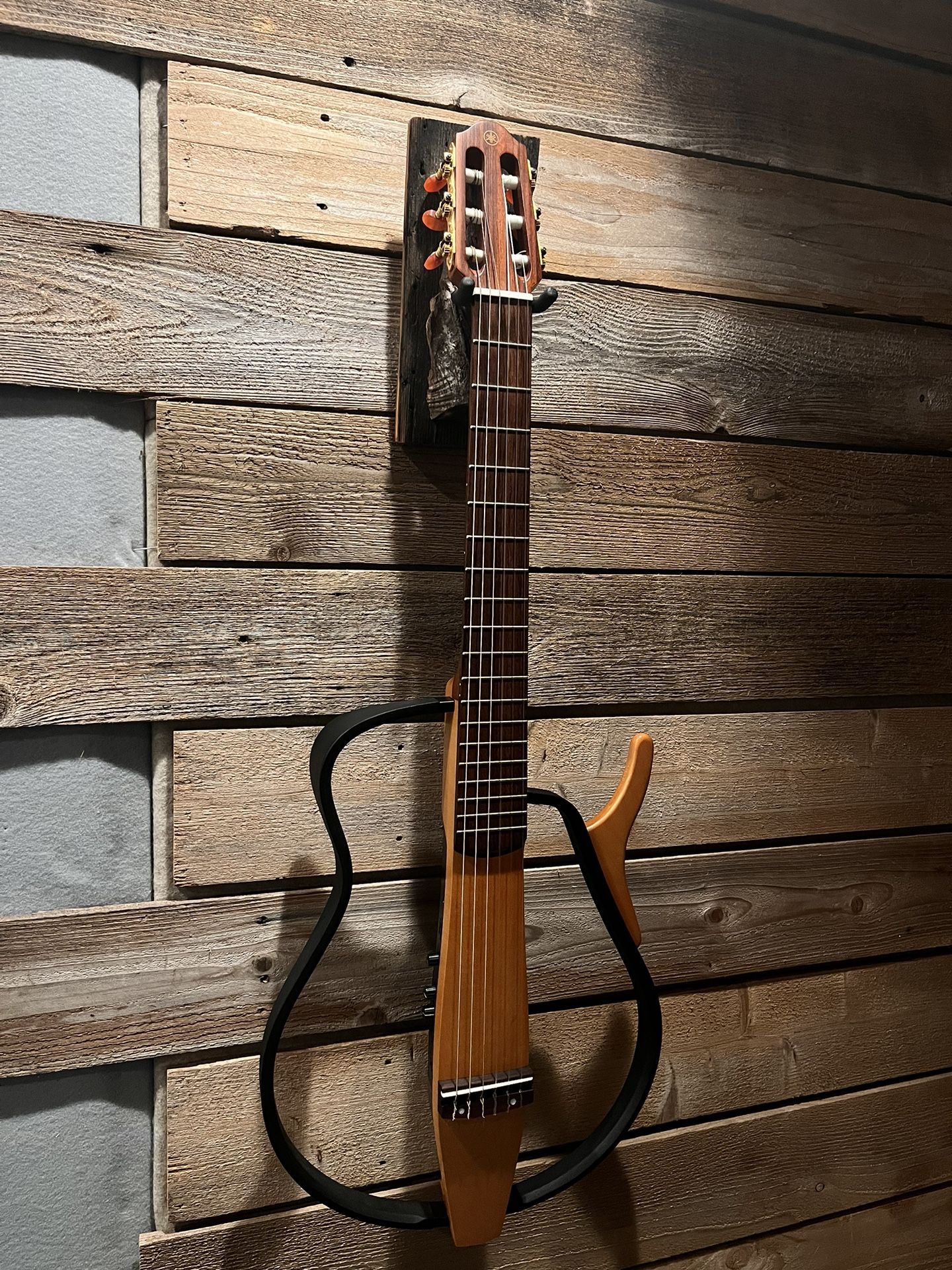 Electric Classical Guitar - Yamaha SLG200S Silent String