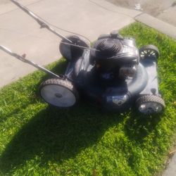 Push lawn mower runs good $80 no bag bagless