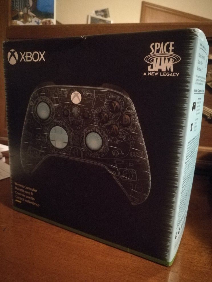 Space Jam Limited Edition Xbox One Controller