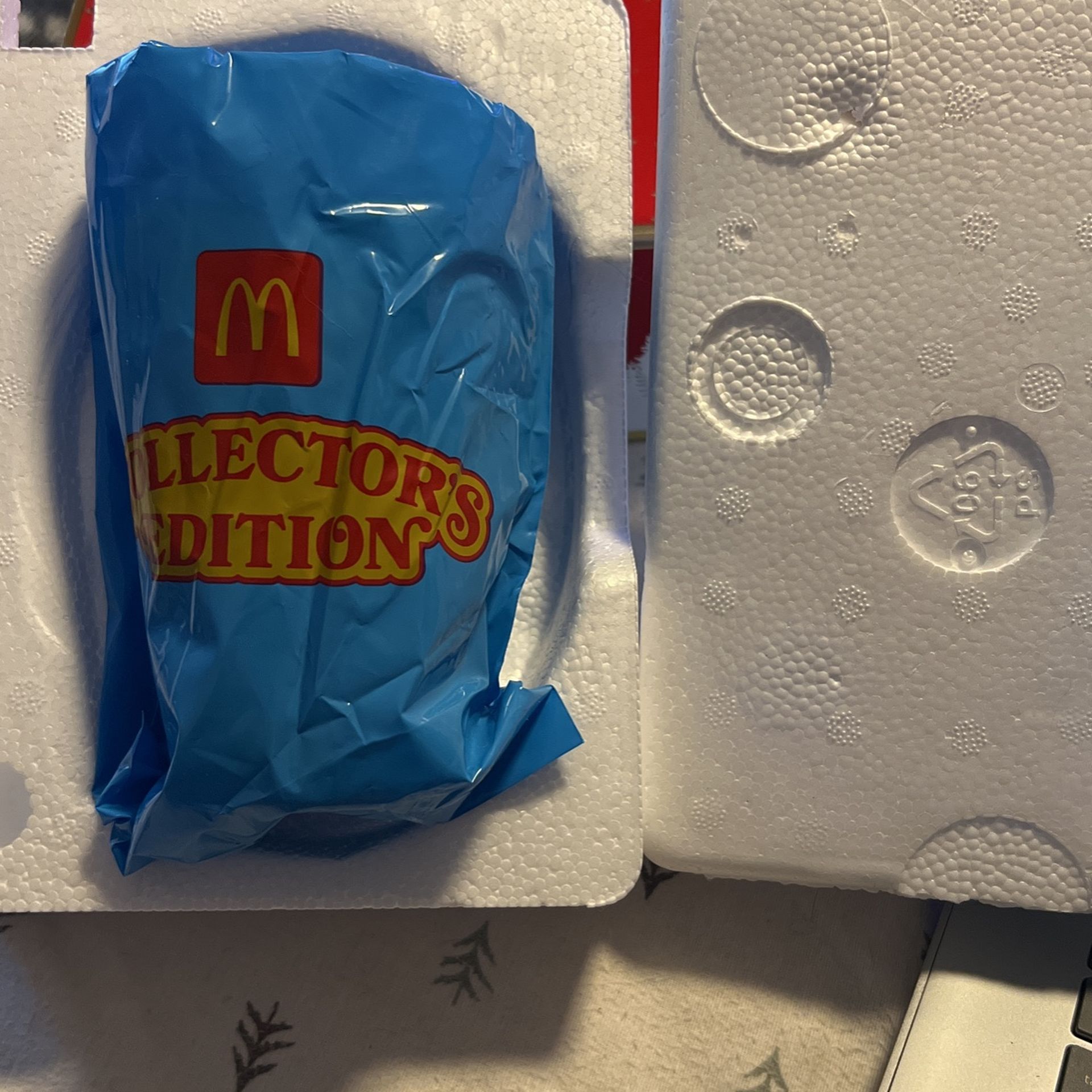 Hello Kitty Collectors Edition Cup