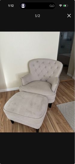 Tufted Accent Chair with Ottoman