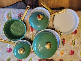 Green and Gold Ceramic Cookware Setots