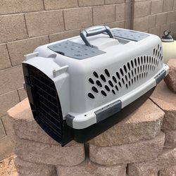 Small Cat Kennel