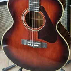 1980s Yamaha Jumbo Acoustic Guitar-NICE!