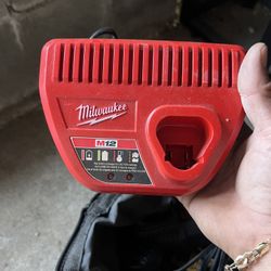 M12 Charger With Hardshell Case