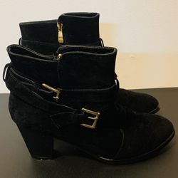 Machi Midona Boots Women’s Size 8 Ankle Booties Black Suede Belt Strap Zip Pointed Toe Heeled