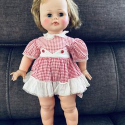 23" Vintage Ideal Kissy Doll k-22 K 21 Sleep Eyes 60s 1960s Collectible ....she makes the kissing sound