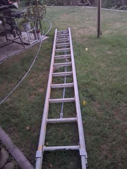 Ladder 24ft fiberglass