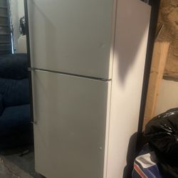 Refrigerator Works Great I Sell All The Time Will Dleiver For A Extra Fee 