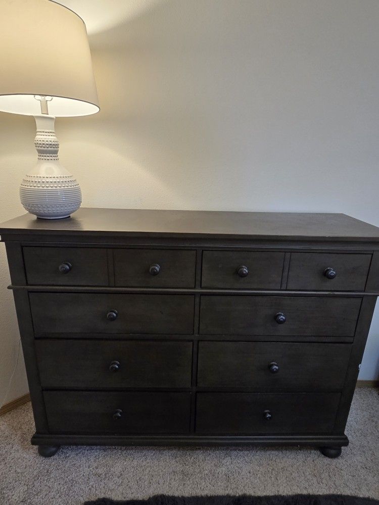 8 Drawer Dresser