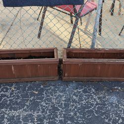 2 wood flower box planters TINLEY PARK PICKUP 