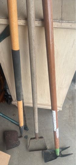 Set of 4 gardening tools