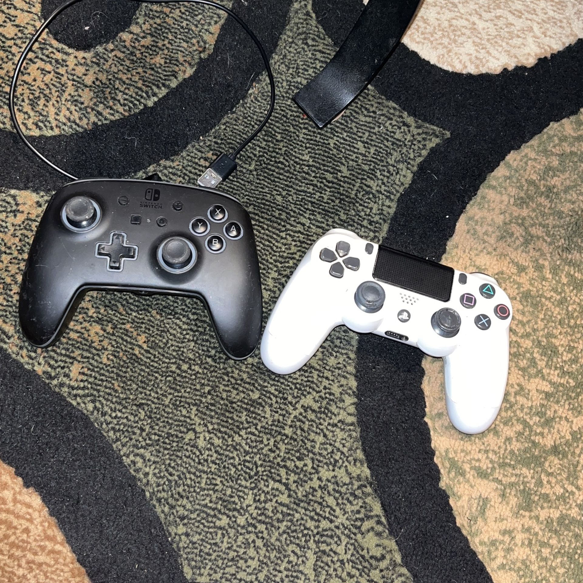 PS4 Controller And Nintendo Switch Controller