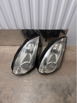 2006 G35 coupe Driver headlight