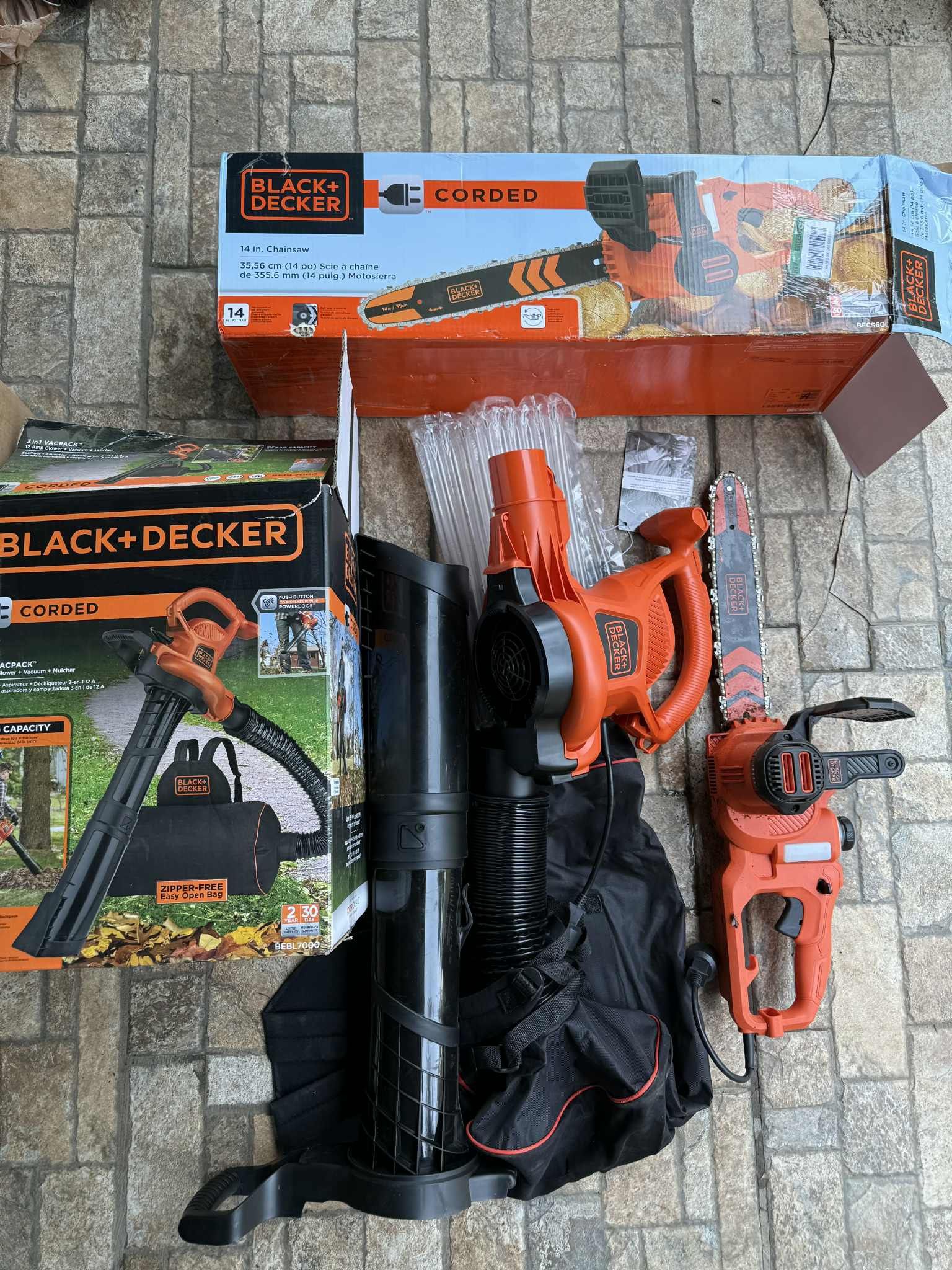 BLACK + DECKER Blower / vaccum/ mulcher CORDED and Corded 14in CHAINSAW