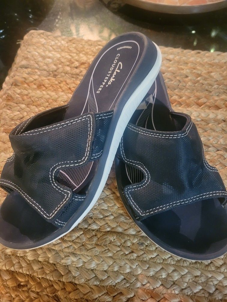 CLARKS WOMAN'S SANDALS