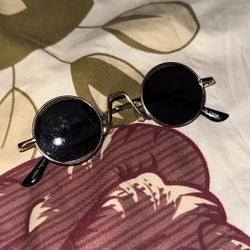 Retro  Round  Gold Frame Sunglasses- Black