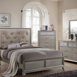 New In Box Queen 4-pc Bed Set 