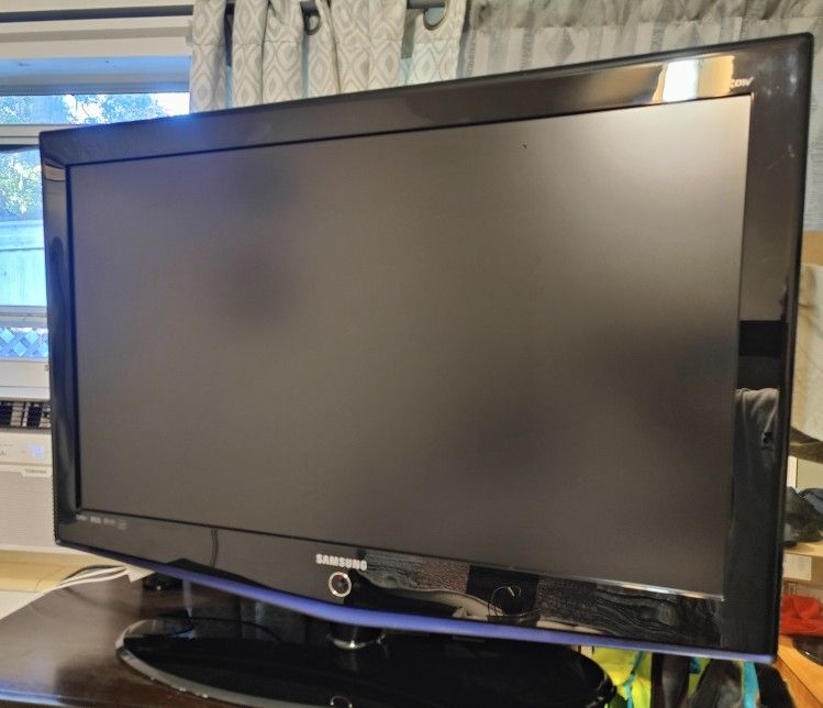Samsung 40-in TV
