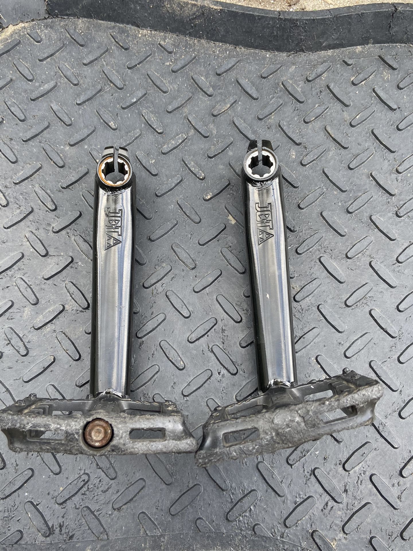 Cranks And Pedals