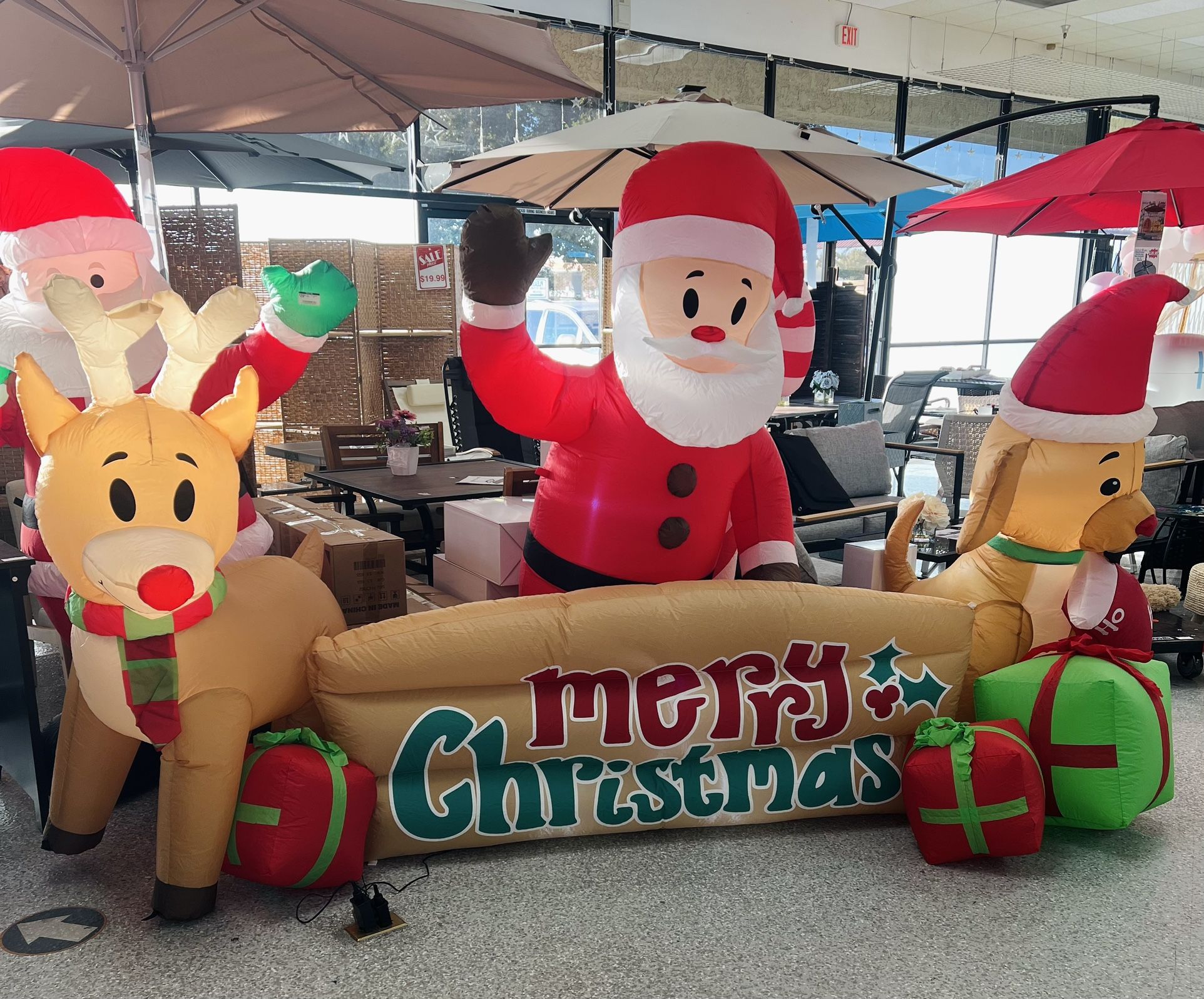 🎄 Bring the Holiday Spirit to Life with This Eye-Catching Christmas Inflatable! 🎅 TU-YY-SS