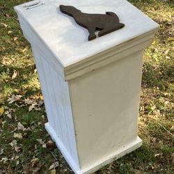 Dog Food storage bin.. very handy & lots of eye appeal! 