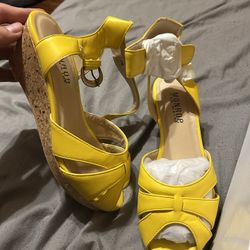 Monroe And Main Yellow Heels/sandles 