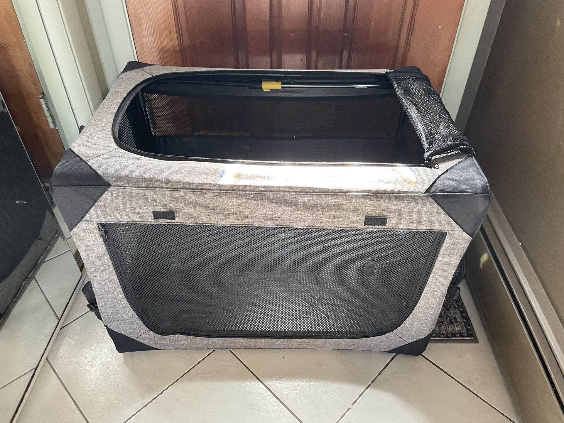 New 30” Soft Dog Crate With Mesh Doors