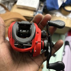 Lews Bait caster Left Handed 