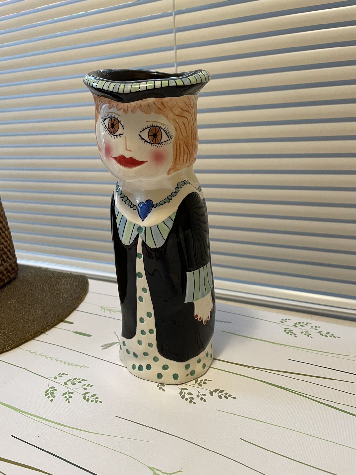 Free Flower Vase “Millie” By Susan Paley