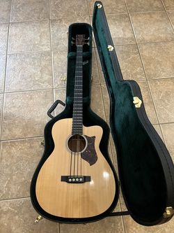 Martin Acoustic/Electric Bass w/ Hard case