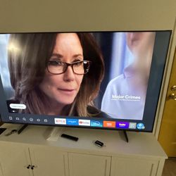 Samsung Crystal UHD 4K Smart TV + White TV Stand – For Sale