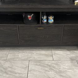 TV STAND 