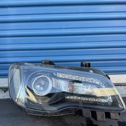 Chrysler 300  … 2016 2017 .. 2018 2019 2020 .. 2021 2022 2023 Right Side Headlight OEM
